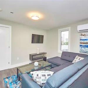 Luxury Boutique Two Bedroom 3a Hébergement de vacances Niagara Falls